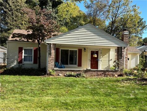 2711 Ironwood Street Cuyahoga Falls OH 44221