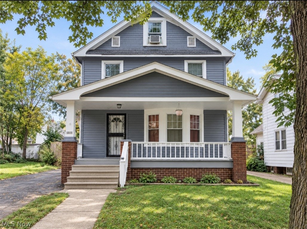 15811 Huntmere Avenue Cleveland OH 44110