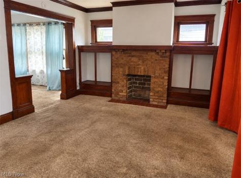 15811 Huntmere Avenue Cleveland OH 44110