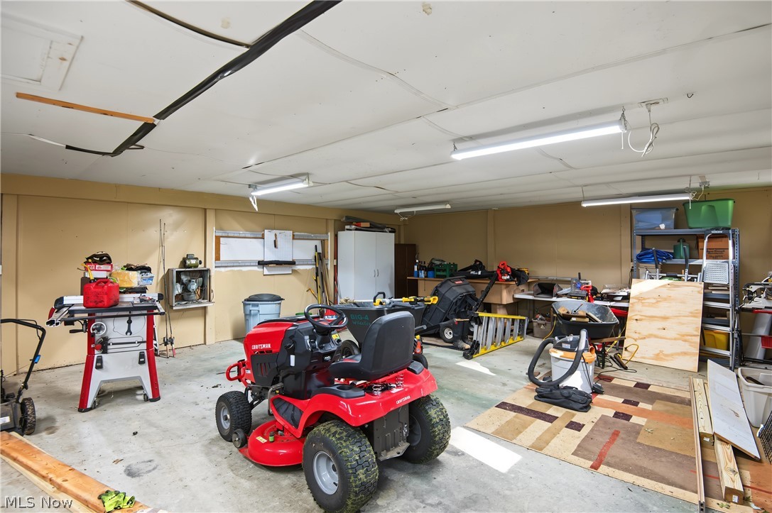 3577 Lynwood Drive NW Warren OH 44485