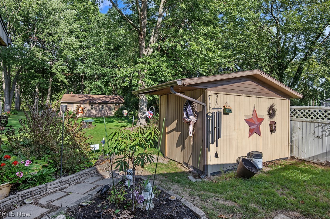 3577 Lynwood Drive NW Warren OH 44485