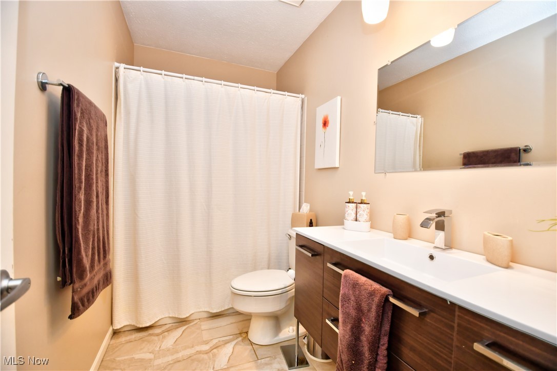 7894 Chapelway Drive Mentor OH 44060