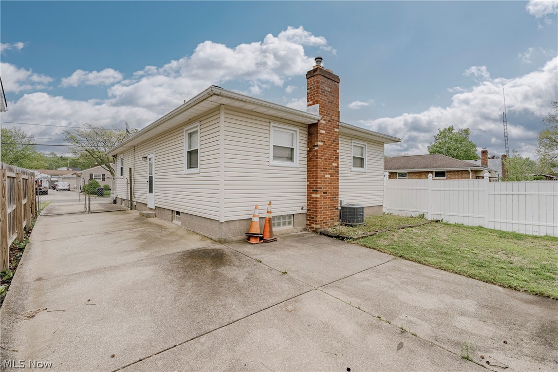 186 Pocantico Avenue Akron OH 44312