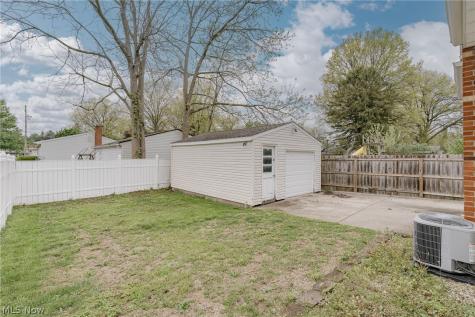 186 Pocantico Avenue Akron OH 44312