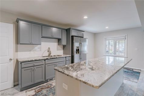 186 Pocantico Avenue Akron OH 44312