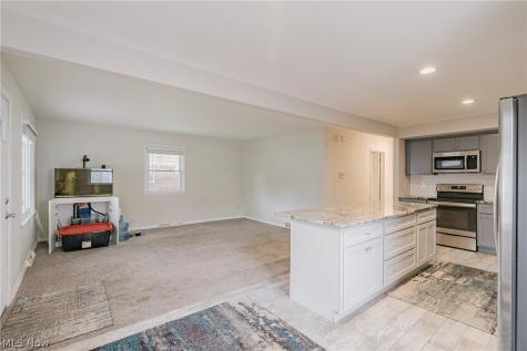 186 Pocantico Avenue Akron OH 44312