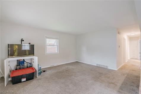 186 Pocantico Avenue Akron OH 44312