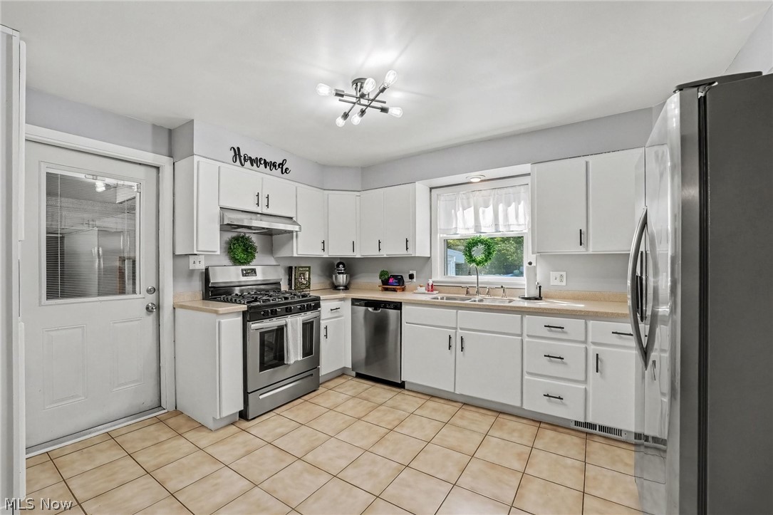 6187 Robinhood Lane Ashtabula OH 44004
