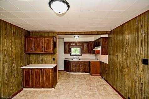 126 Lake Avenue NE Massillon OH 44646
