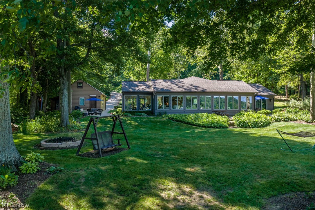8745 Locust Street SW Sherrodsville OH 44675
