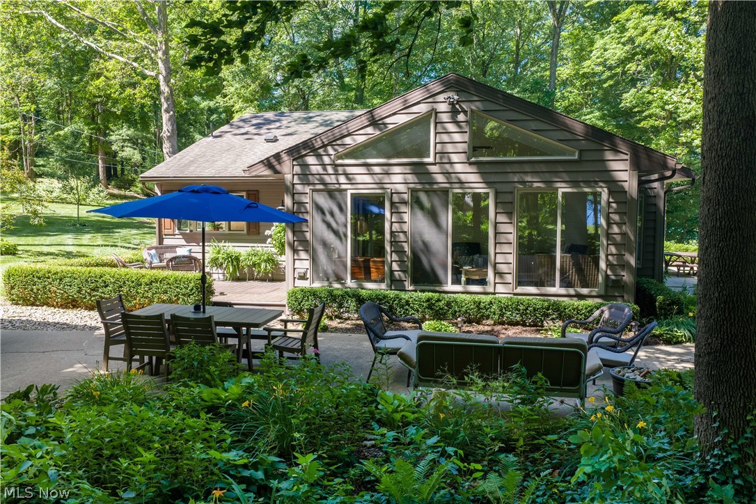 8745 Locust Street SW Sherrodsville OH 44675