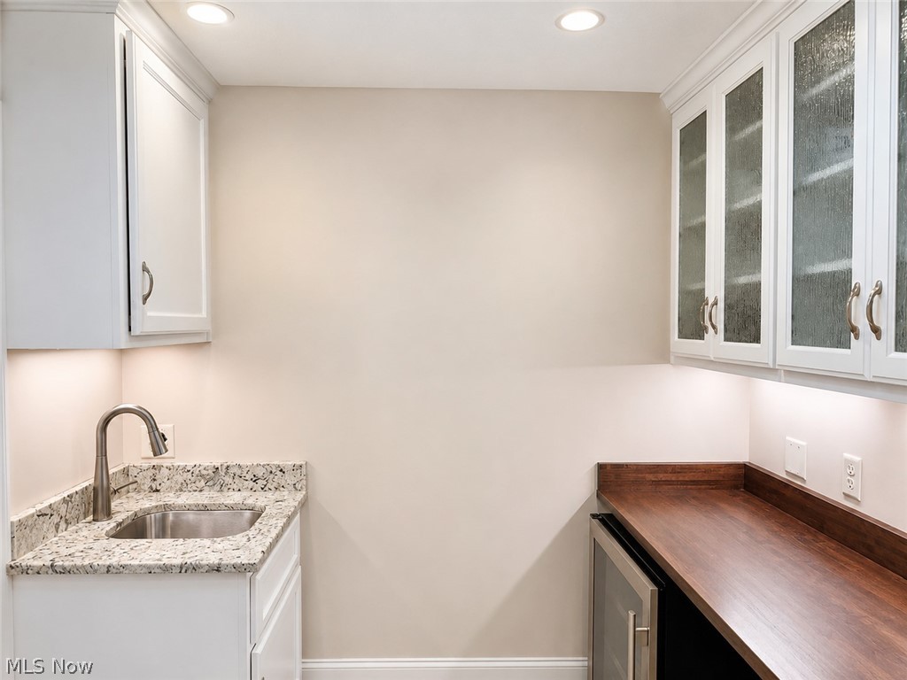 8745 Locust Street SW Sherrodsville OH 44675