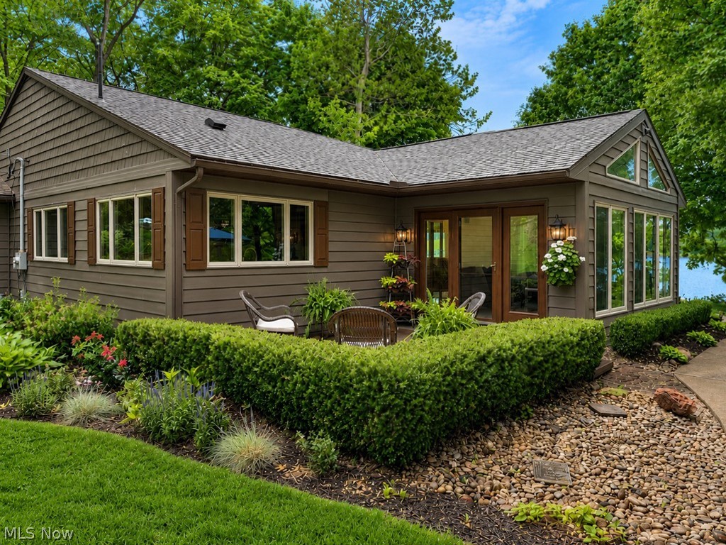 8745 Locust Street SW Sherrodsville OH 44675