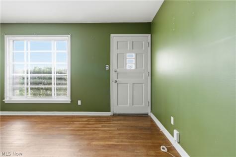 13216 Crossburn Avenue Cleveland OH 44135