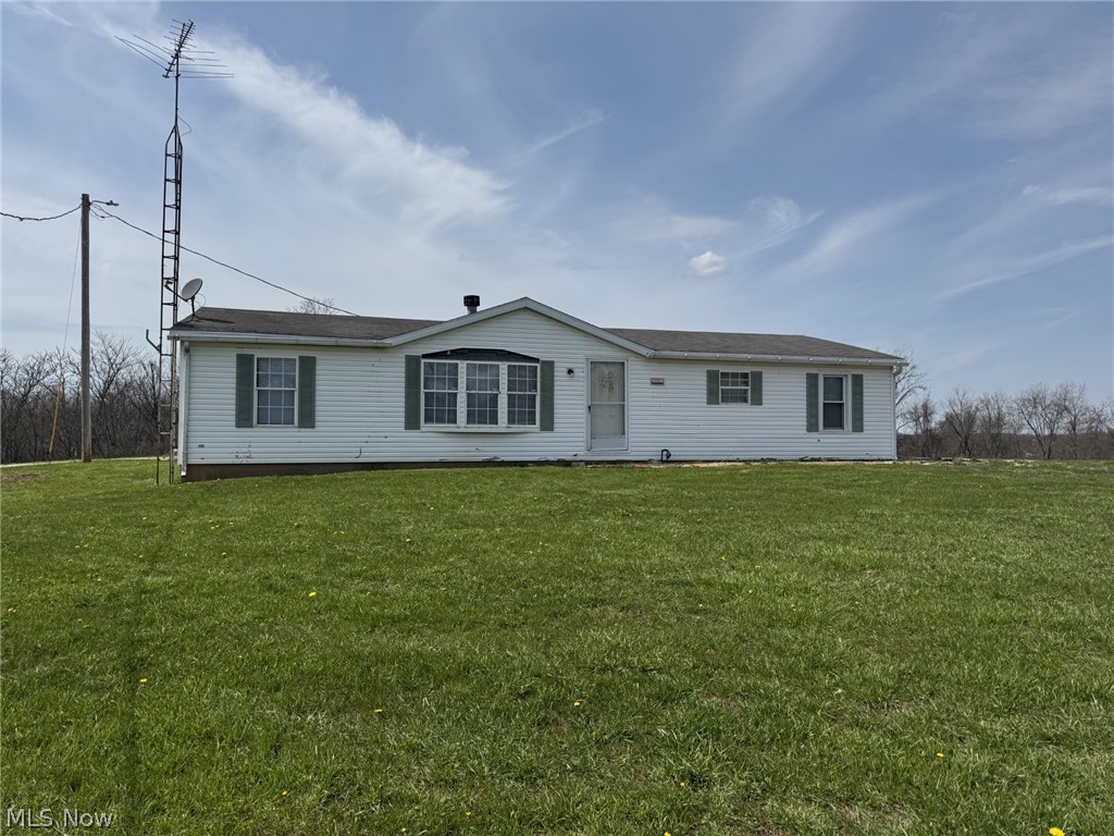 4135 Avon Road NE Carrollton OH 44615