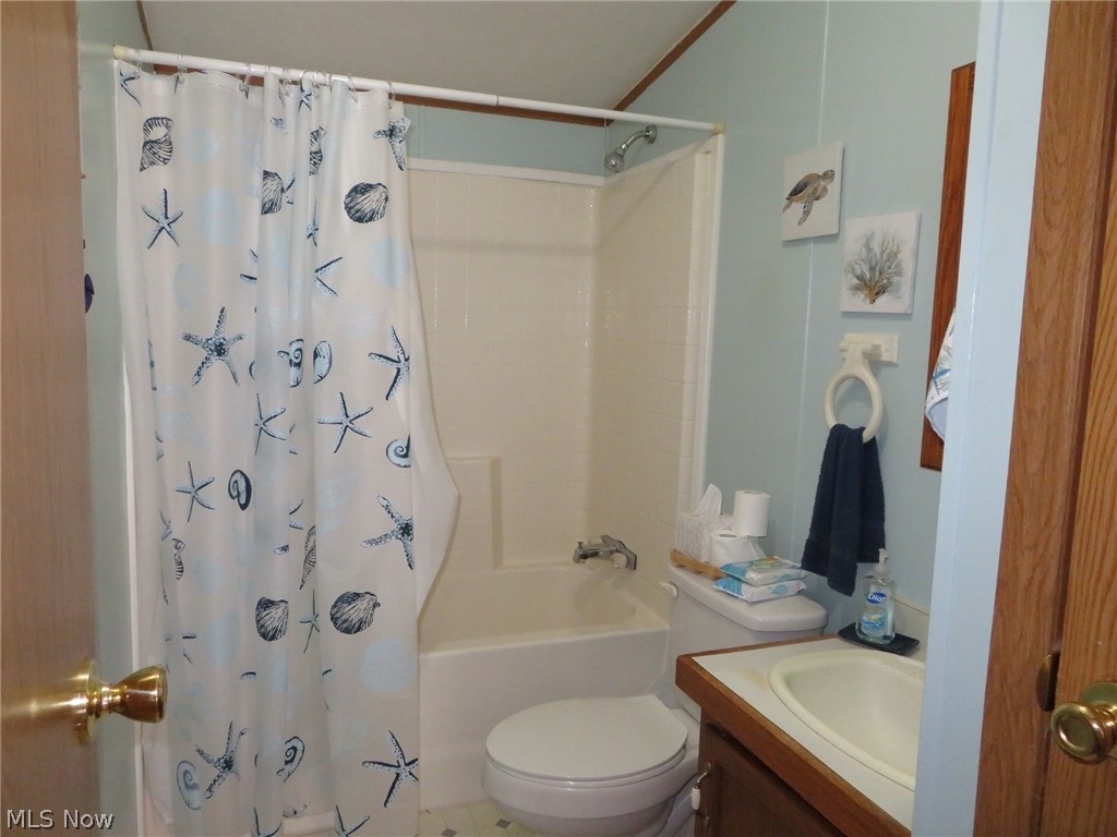 4135 Avon Road NE Carrollton OH 44615