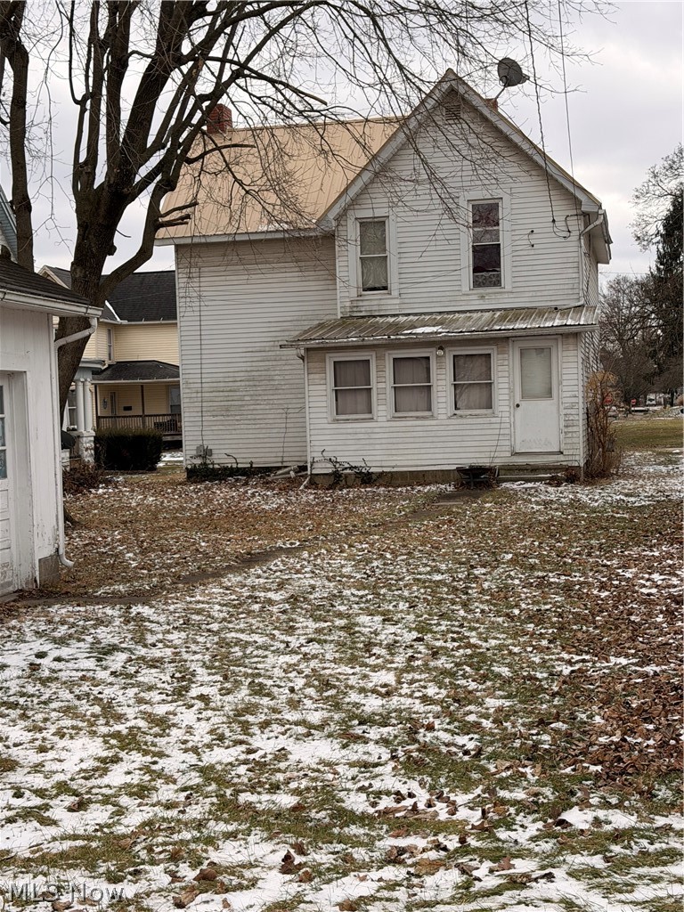 912 Orchard Street Coshocton OH 43812