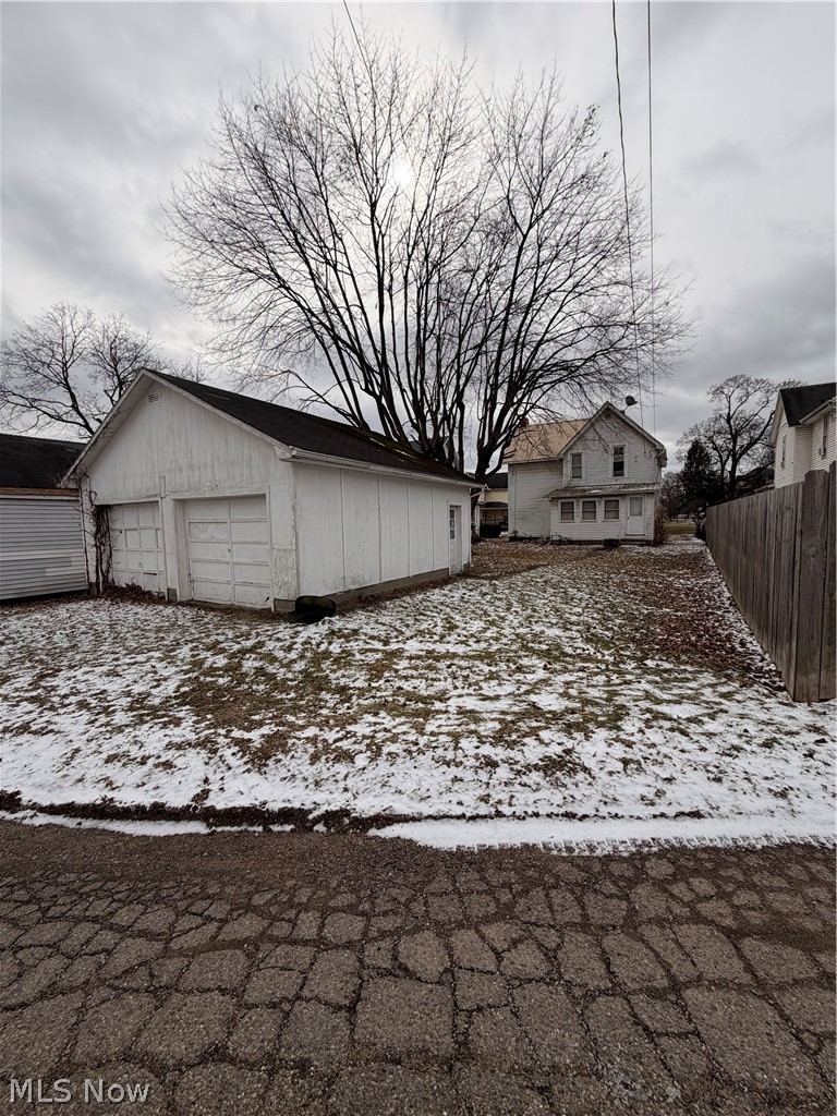 912 Orchard Street Coshocton OH 43812