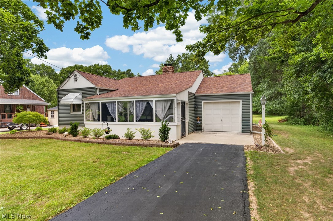 33 Sycamore Drive New Middletown OH 44442