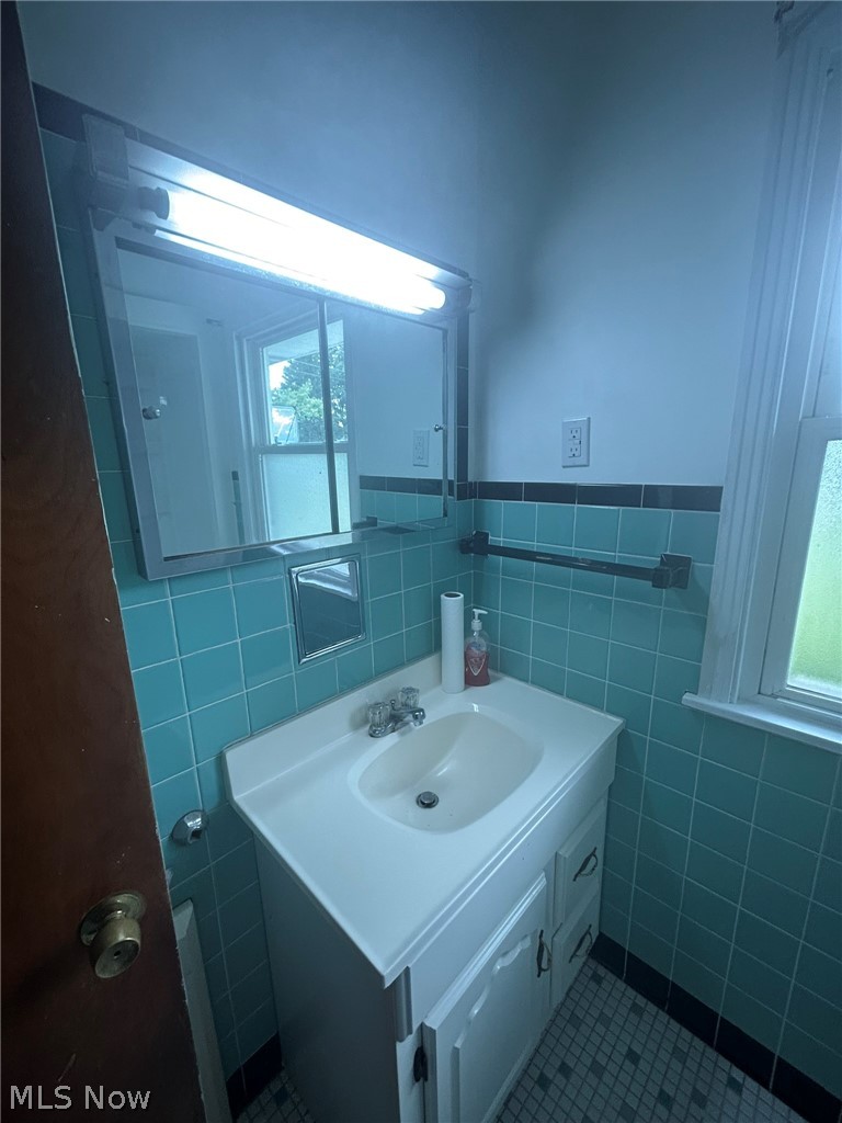 2569 Johnnycake Road SE Warren OH 44484