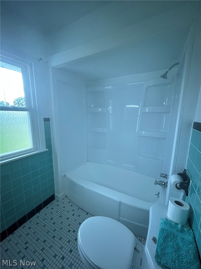 2569 Johnnycake Road SE Warren OH 44484