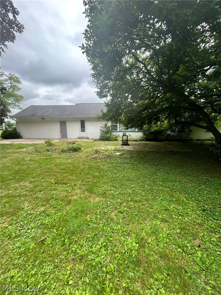 2569 Johnnycake Road SE Warren OH 44484