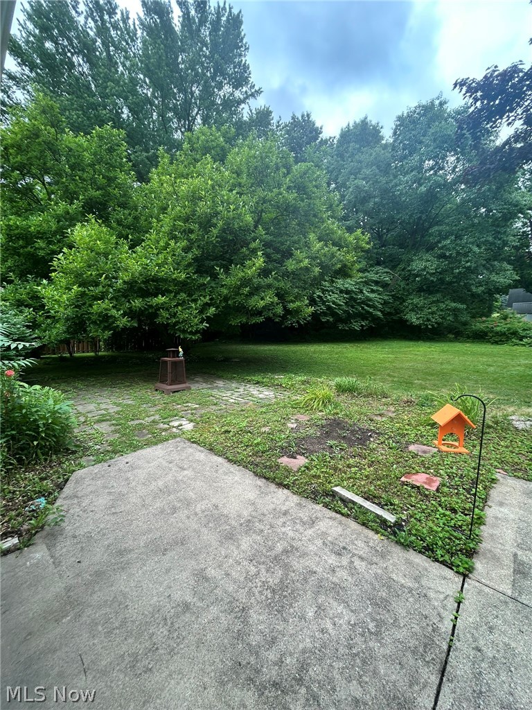 2569 Johnnycake Road SE Warren OH 44484