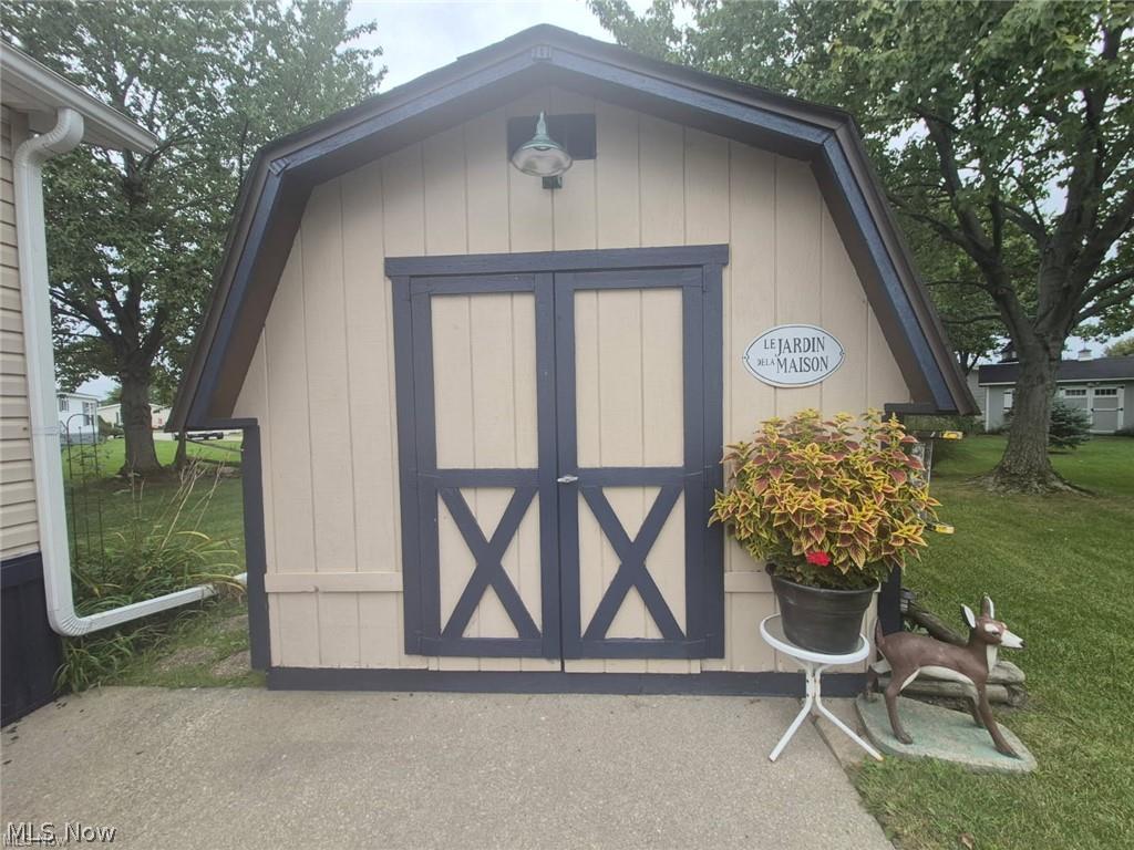 208 Birchbark Drive Elyria OH 44035