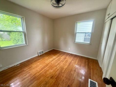 15811 Maplewood Avenue Maple Heights OH 44137
