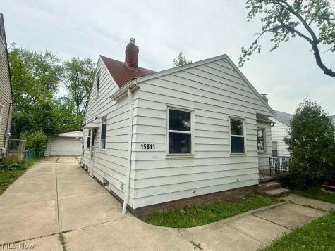 15811 Maplewood Avenue Maple Heights OH 44137