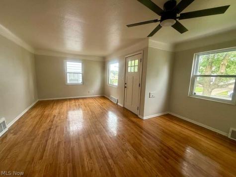 15811 Maplewood Avenue Maple Heights OH 44137