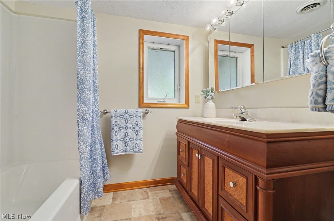 1446 Jersey Street Lake Milton OH 44429