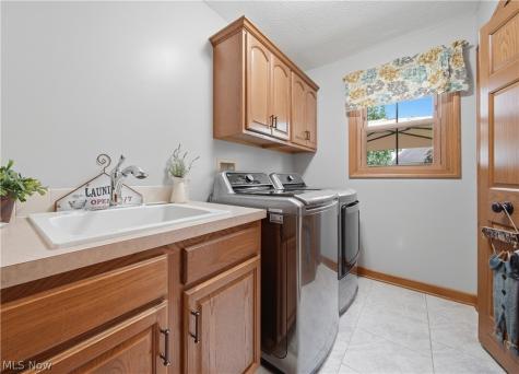 3530 Lamb Circle NW North Canton OH 44720