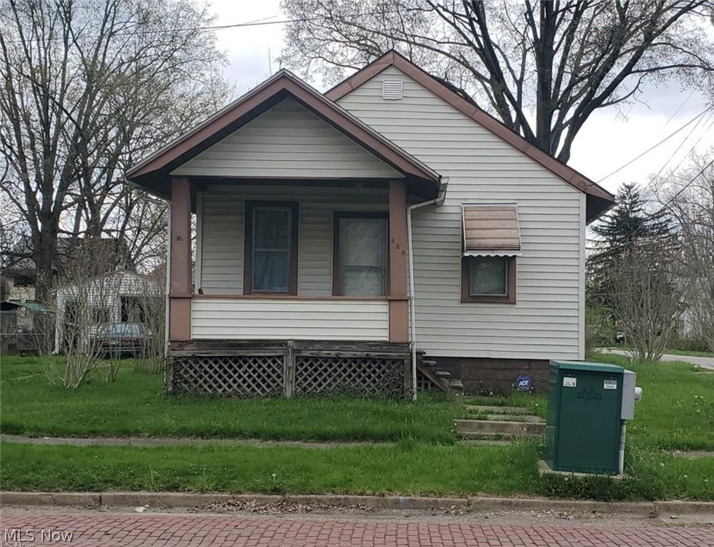 404 York Avenue NW Warren OH 44485