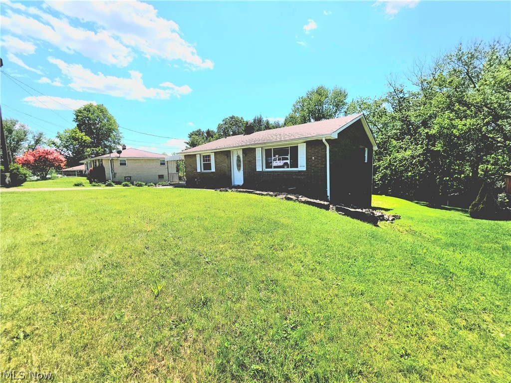 329 Thomas Street Wintersville OH 43953