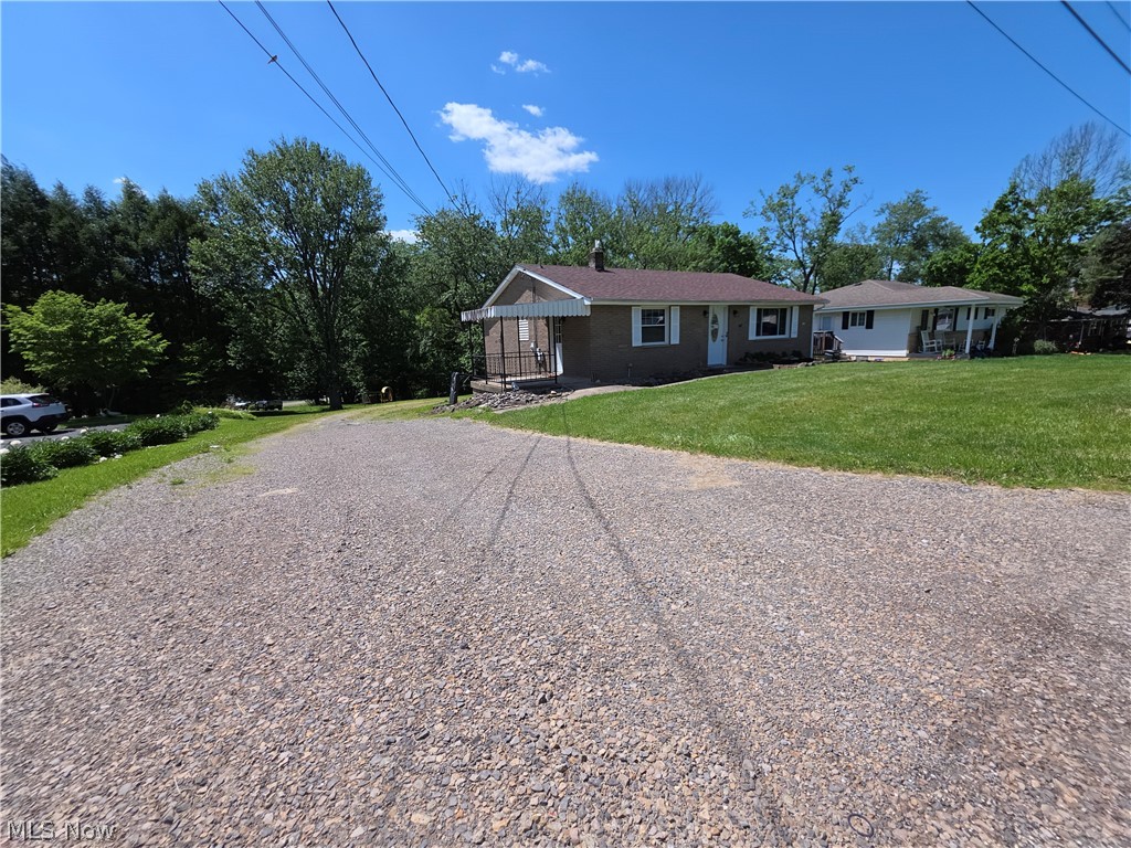329 Thomas Street Wintersville OH 43953