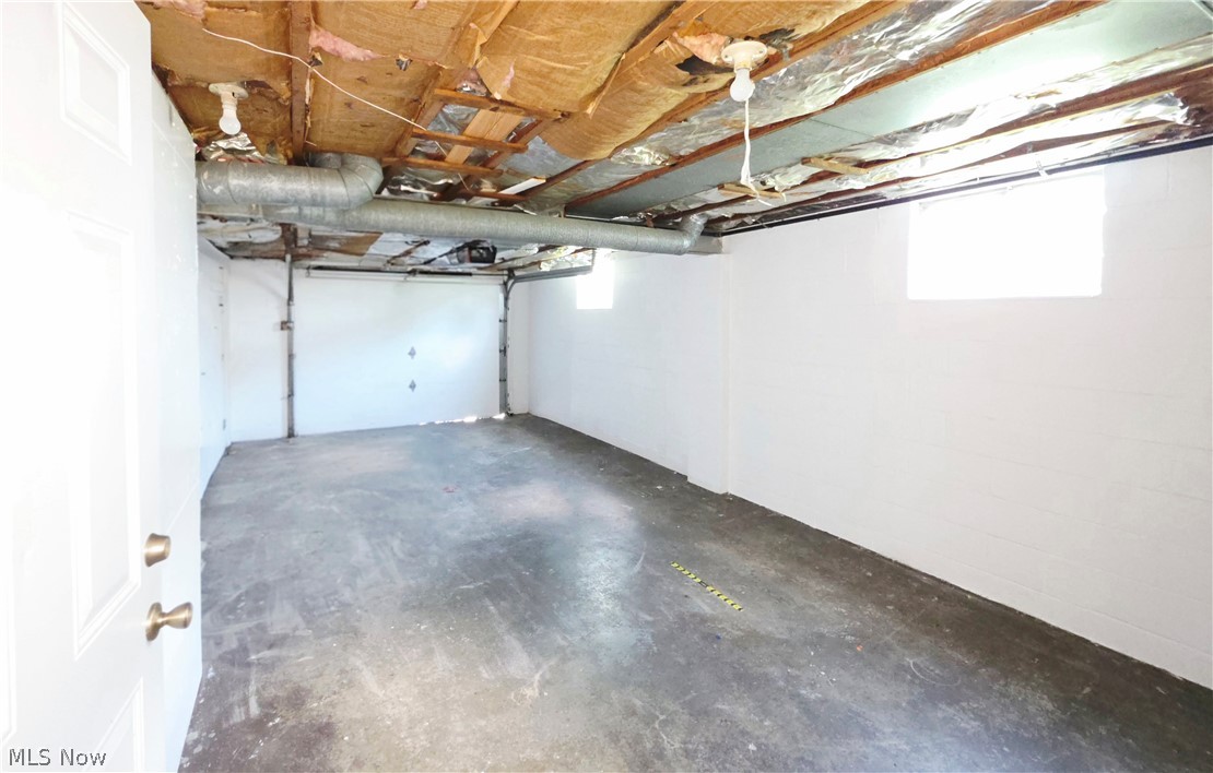 329 Thomas Street Wintersville OH 43953