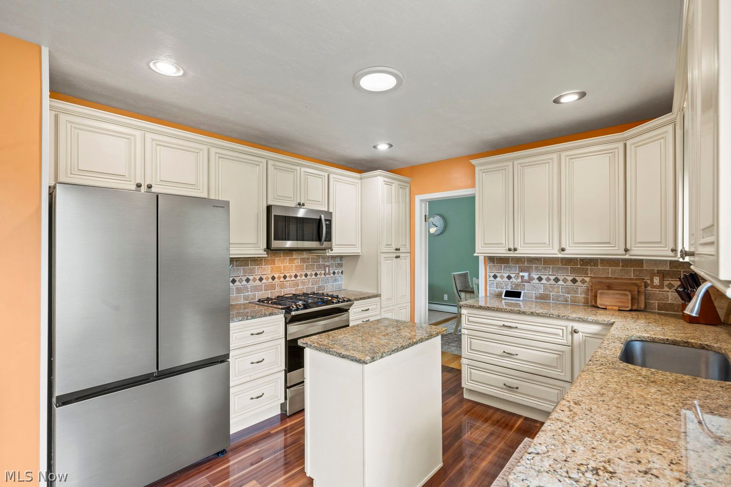 34008 Detroit Road Avon OH 44011