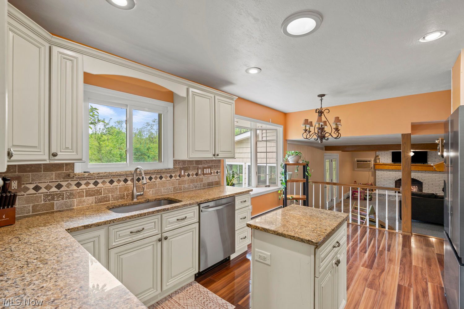 34008 Detroit Road Avon OH 44011