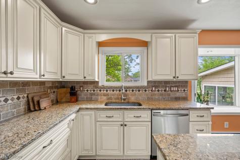 34008 Detroit Road Avon OH 44011
