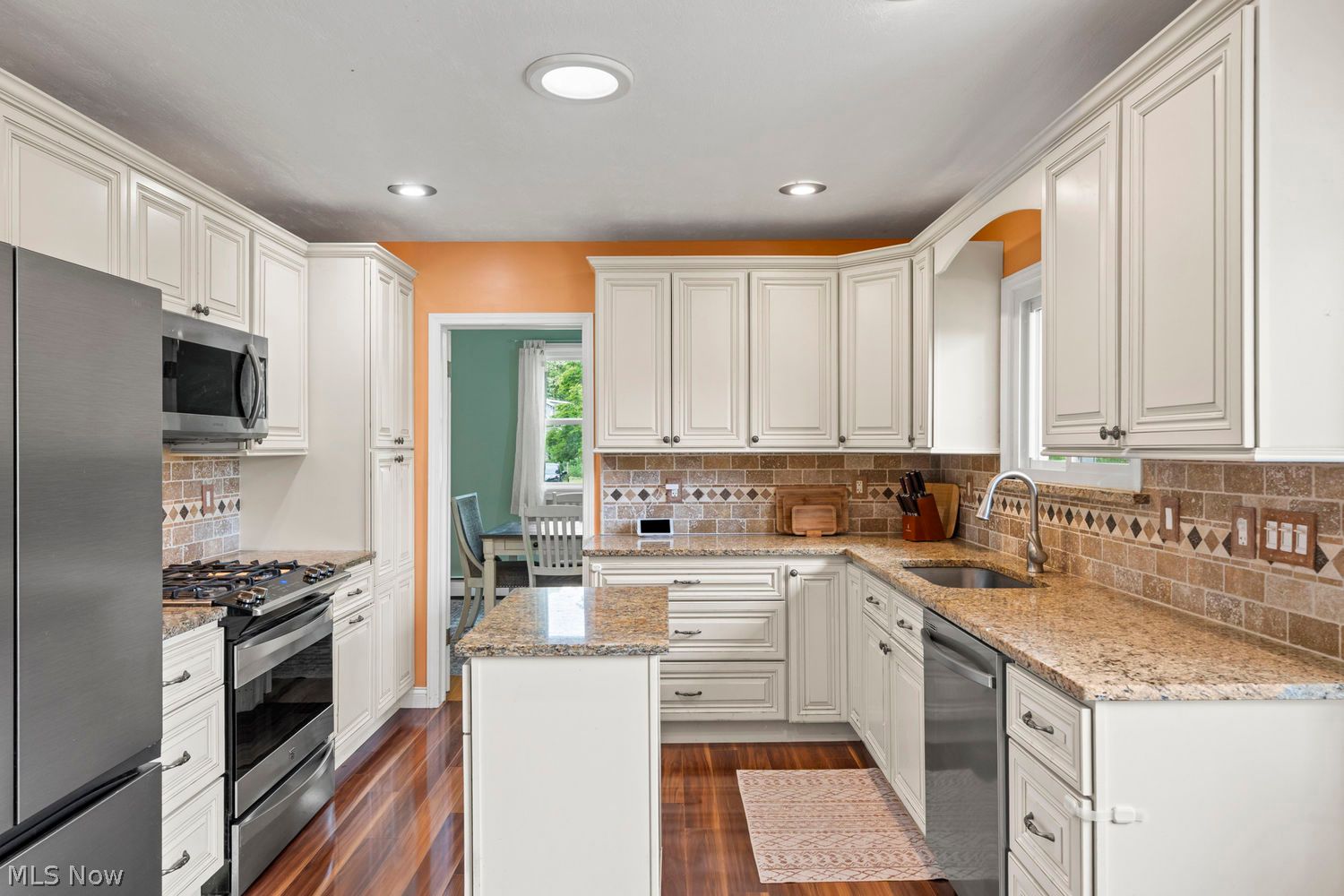 34008 Detroit Road Avon OH 44011