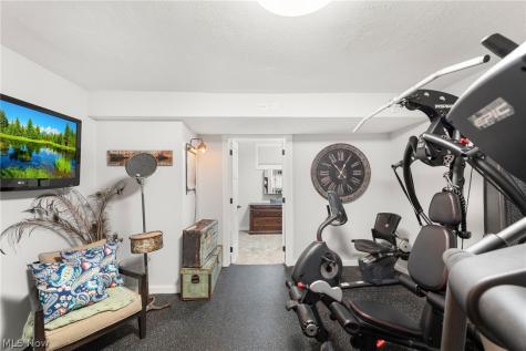 18 Blackfoot Trail Malvern OH 44644