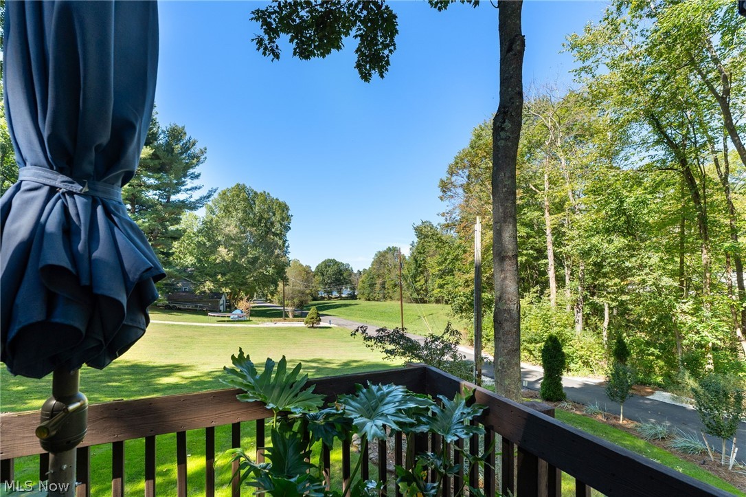 18 Blackfoot Trail Malvern OH 44644