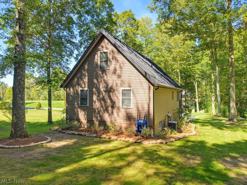 18 Blackfoot Trail Malvern OH 44644