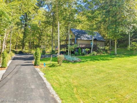 18 Blackfoot Trail Malvern OH 44644