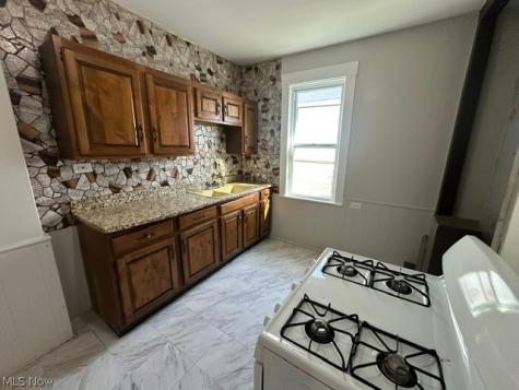 7507 Batavia Avenue Cleveland OH 44105