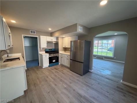 21270 Priday Avenue Euclid OH 44123