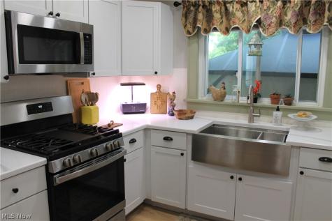 109 N Broadway Street Lodi OH 44254