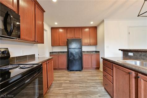 29 Carl Lane Olmsted Twp OH 44138