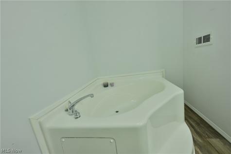 29 Carl Lane Olmsted Twp OH 44138